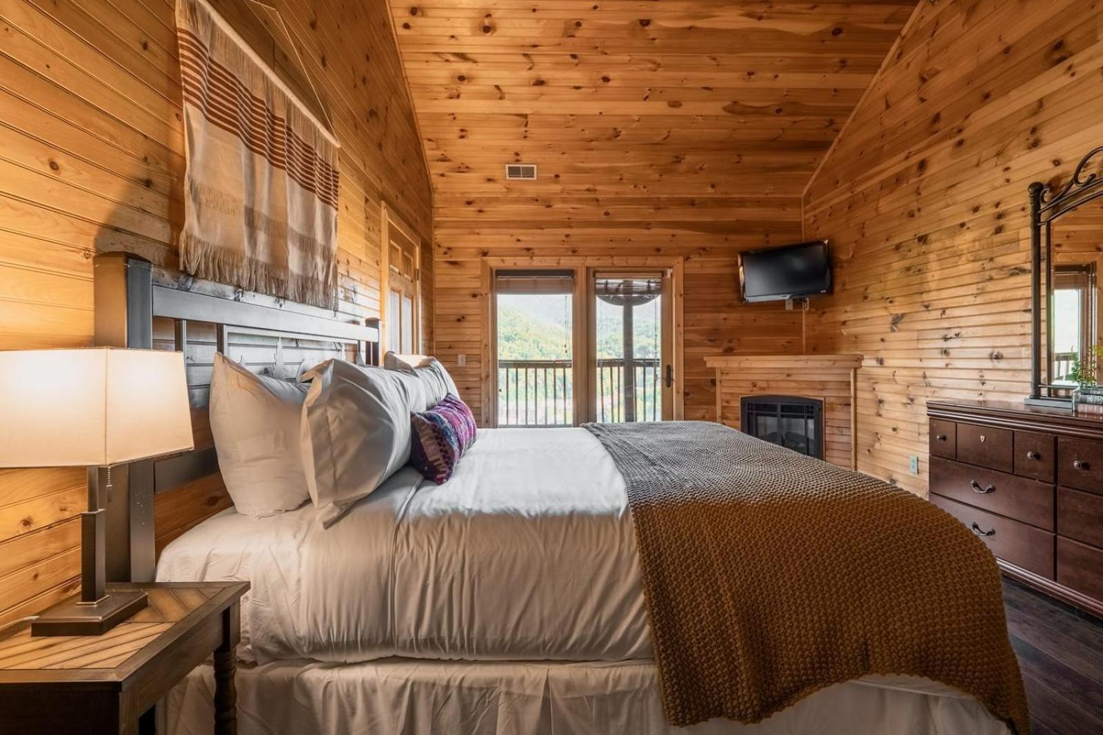 Hickory Ridge By Avantstay Incredible Private Elevated Cabin Sleeps 20 Gatlinburg Kültér fotó