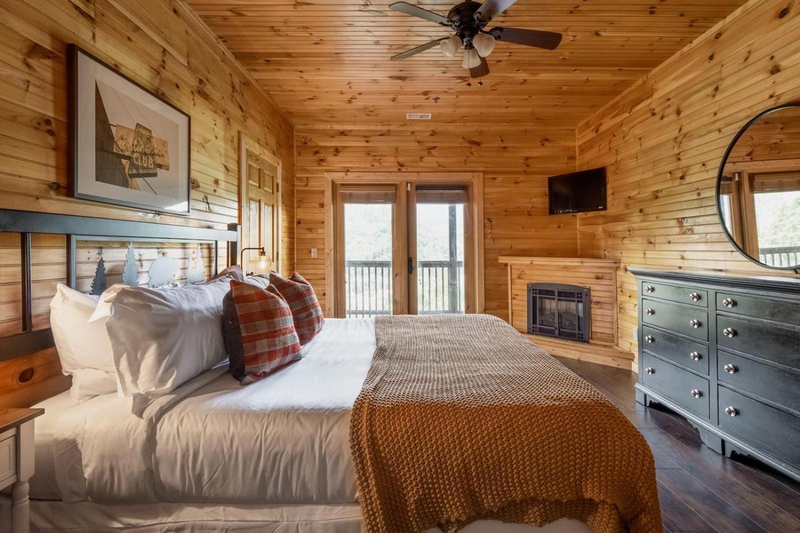 Hickory Ridge By Avantstay Incredible Private Elevated Cabin Sleeps 20 Gatlinburg Kültér fotó