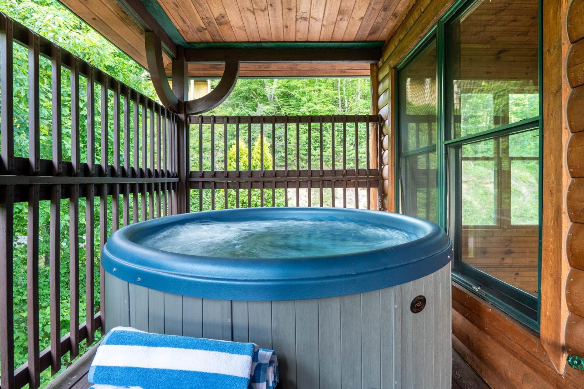 Hickory Ridge By Avantstay Incredible Private Elevated Cabin Sleeps 20 Gatlinburg Kültér fotó