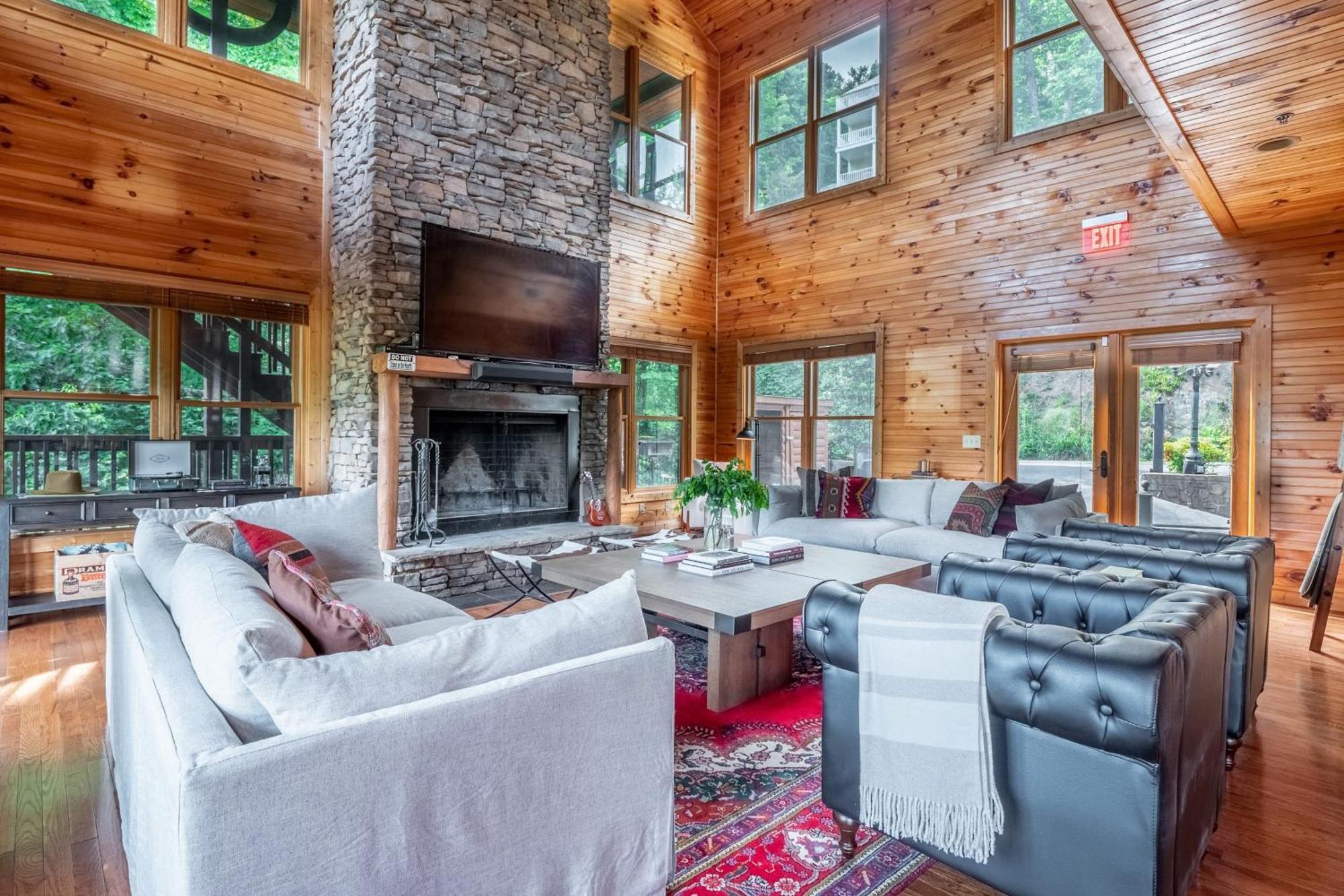 Hickory Ridge By Avantstay Incredible Private Elevated Cabin Sleeps 20 Gatlinburg Kültér fotó
